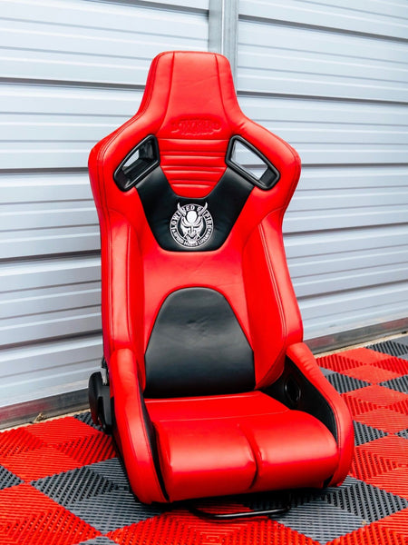 Bucket Style Recline Seat Red & Black